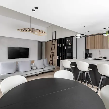 Penthouse In Old *