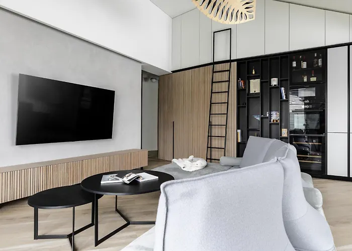 Penthouse In Old Apartment *