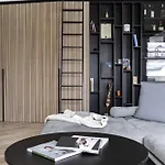 Penthouse In Old Apartman *