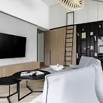 Penthouse In Old Apartman *